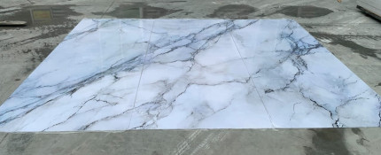 PVC панели със съвпадащи шарки – завършен интериор за часове