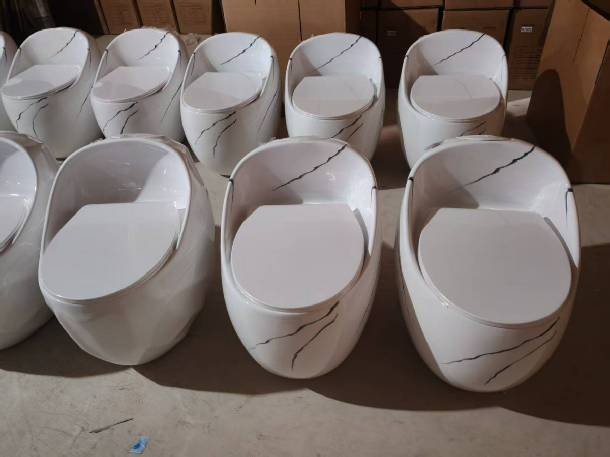 Дизайнерски моноблок с ергономична форма/ бял мрамор