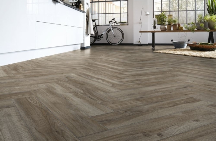 Немски ламиниран паркет Сребърен дъб Монтмело 1004 — AC5 / 10 мм / 4V