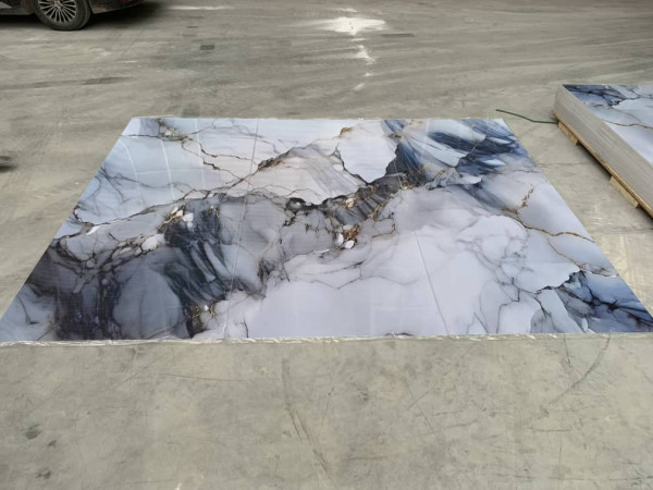 PVC стенни панели модел INTER 44 – мраморен ефект в бяло, синьо и златно, комплект 3 бр.