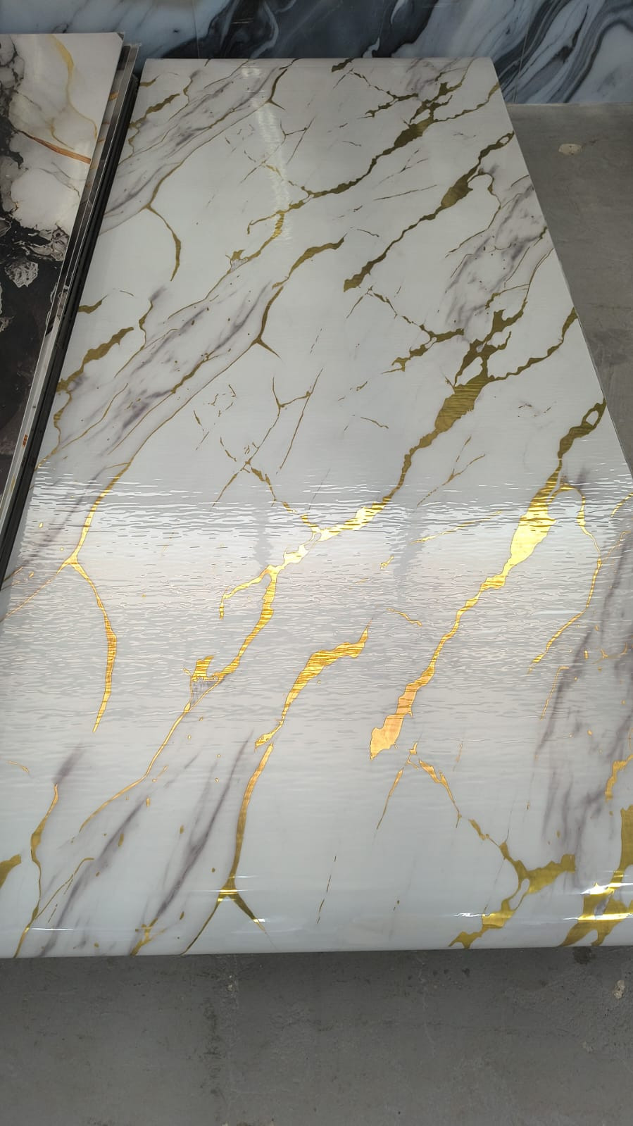 Самозалепващ мраморен панел Calacatta Gold White – INTER 06