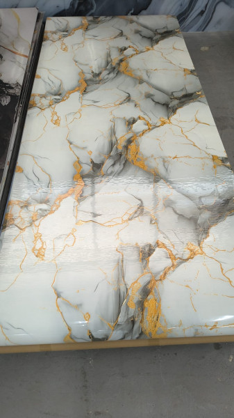 Самозалепващ мраморен панел Бял мрамор със златни жилки – INTER 078